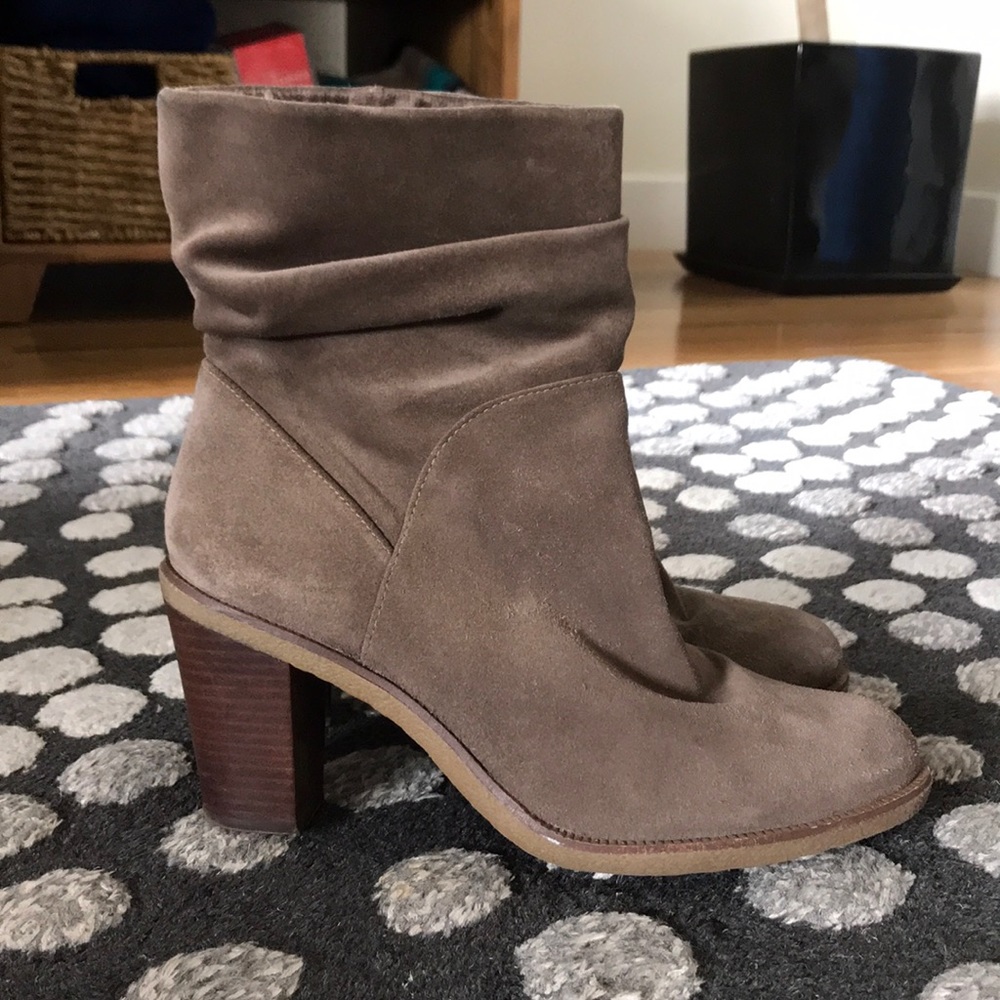 Vince Camuto Slouch Taupe Bootie, SZ 10 - Picture 3 of 6
